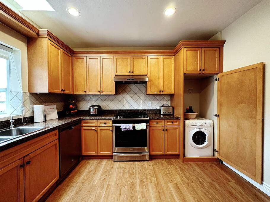 Super Cosy 8Bed & 6Bath In Vancouver Heart Near To Airport And Downtown 外观 照片