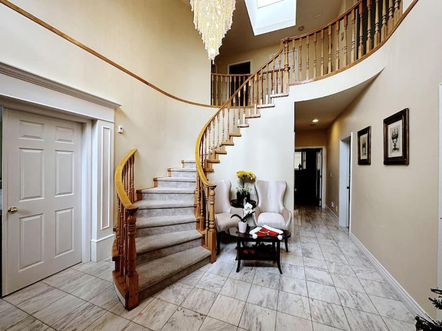 Super Cosy 8Bed & 6Bath In Vancouver Heart Near To Airport And Downtown 外观 照片